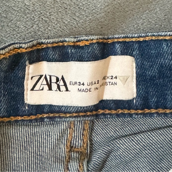 Zara Denim Blue Jeans
#1202 - Picture 5 of 8